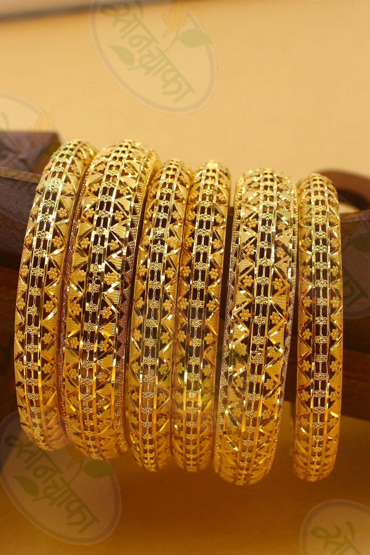 SPARKLING GOLD PLATED BANGLES