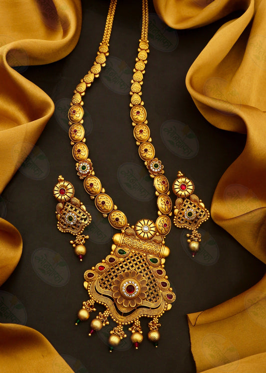 GLAMOROUS FLORAL NECKLACE