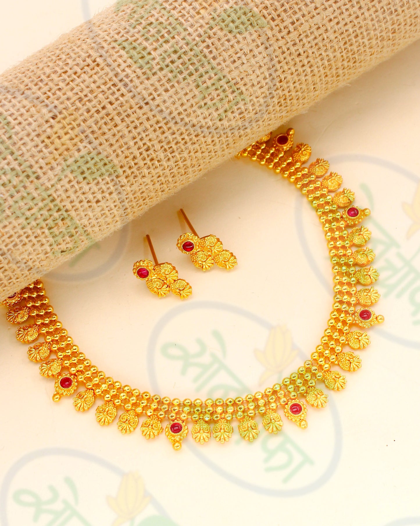 PLEASING MATTE NECKLACE