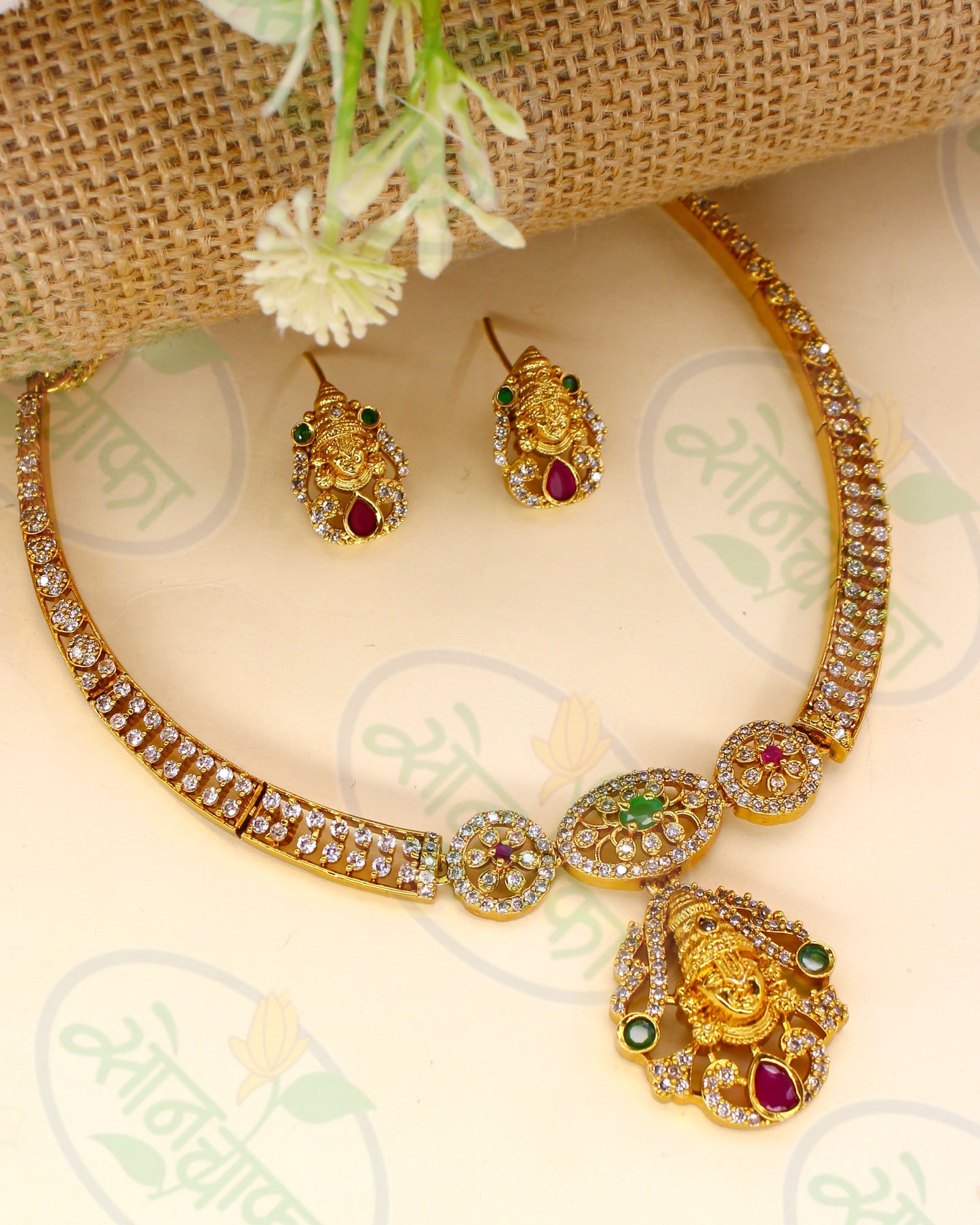 SPARKLING RAJASI NECKLACE SET