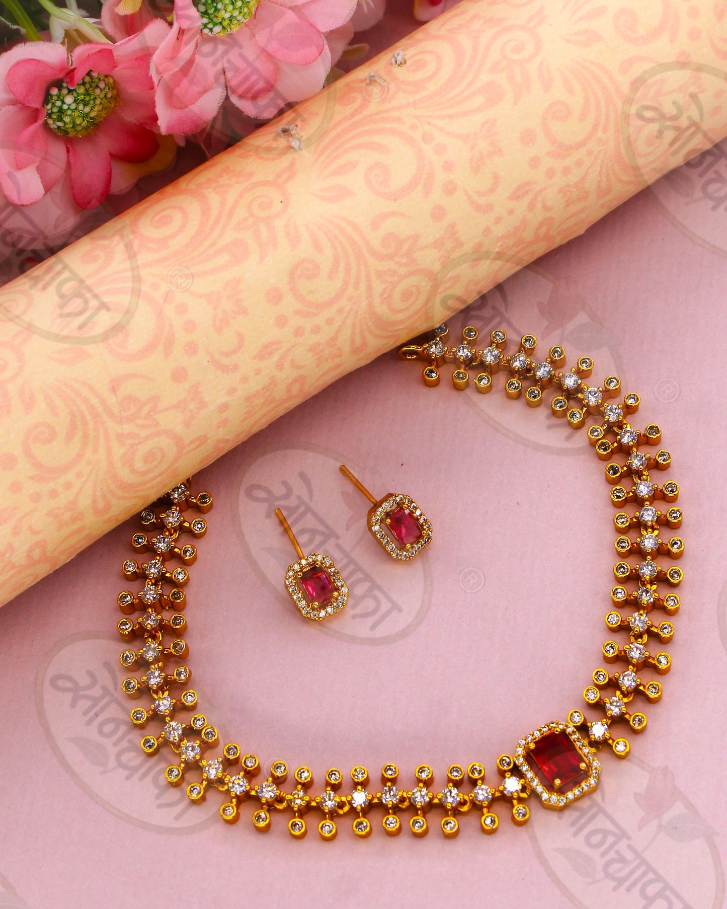 SQUARE DESIGNER NECKLACE