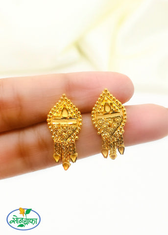 ENTICING GOLD PLATED EARRINGS