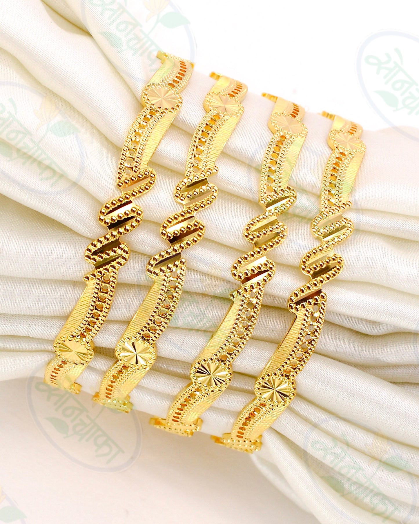 FANCY 4 PC BANGLES