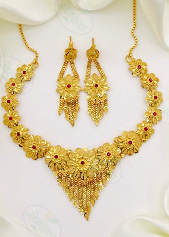 CLASSIC GOLD PLATED NECKLACE