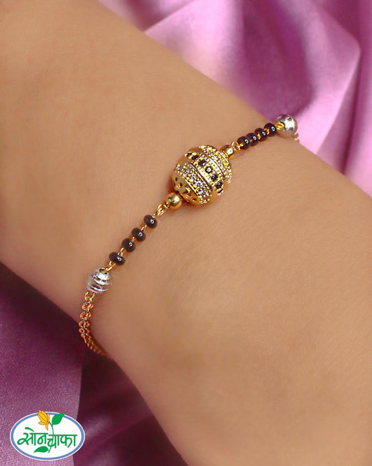 BALCK BEADS DESIGNER BRACELATE