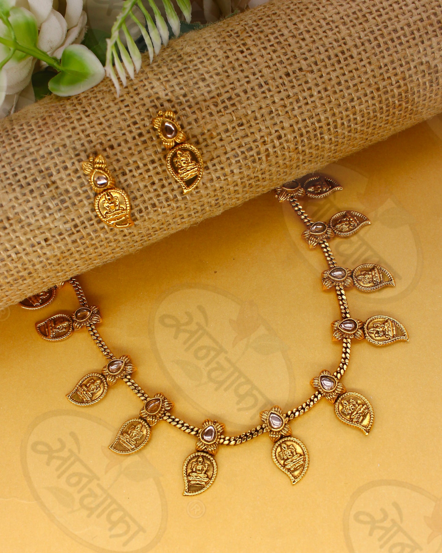 LEAF DESIGNER NECKLACES