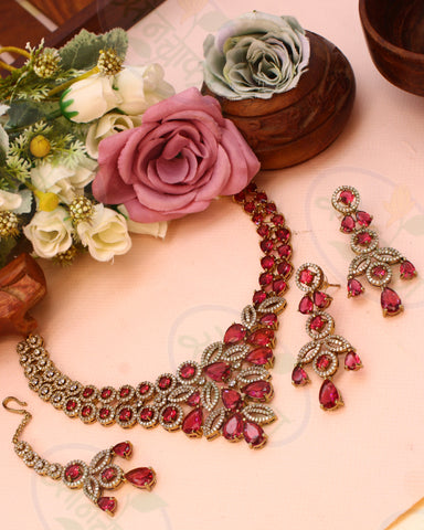 ELEGANT ALLURE DIAMOND NECKLACE