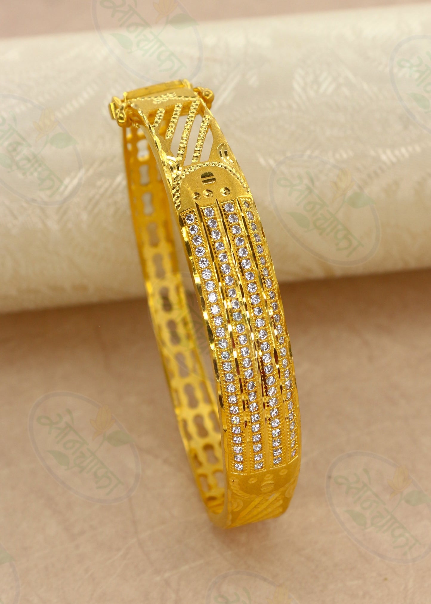 STYLISH CLASSY DESIGNER GOLD PLATED KADA