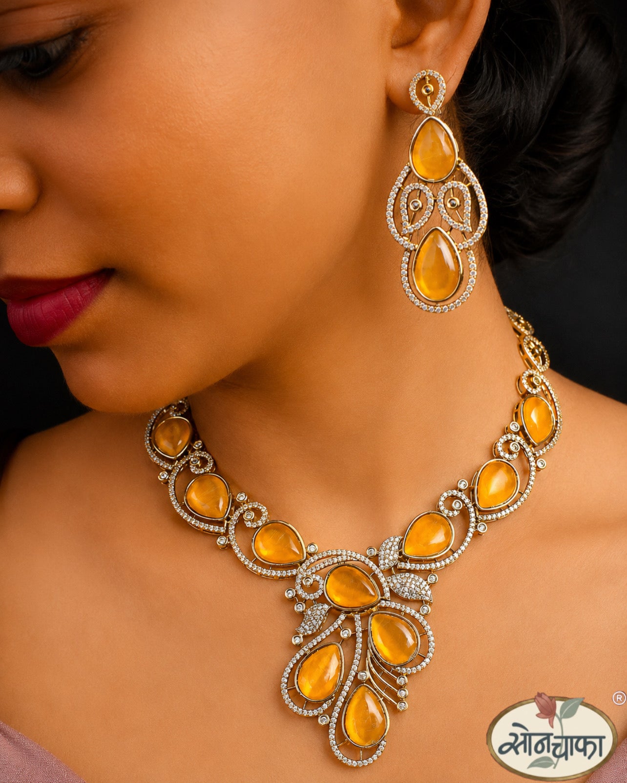 PEACOCK BLOOM NECKLACE