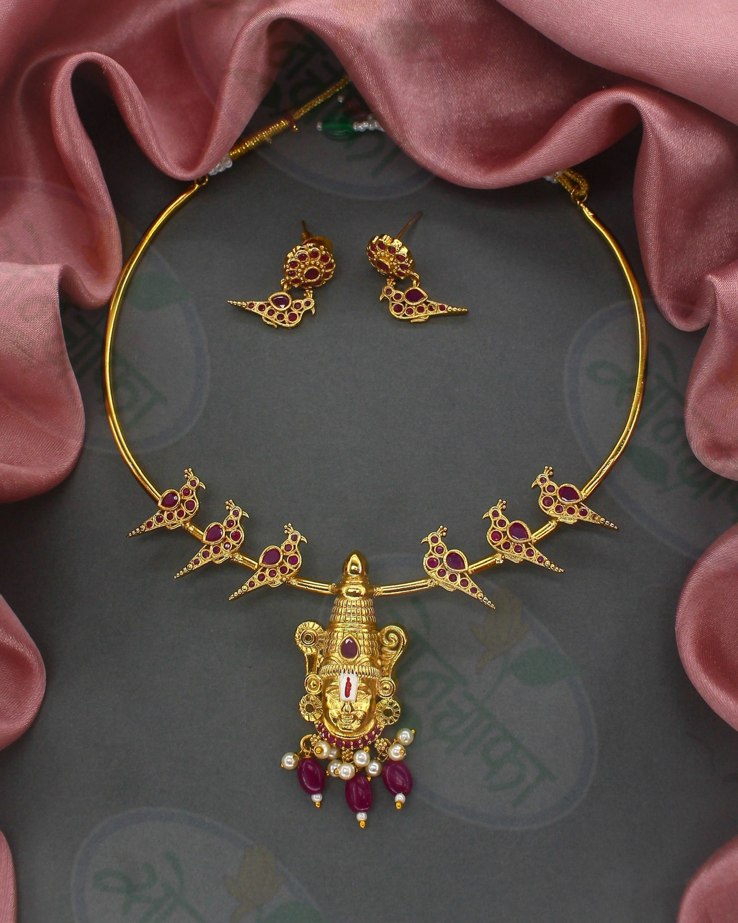 STUNNING ANTIQUE NECKLACE