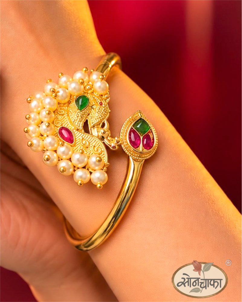 DESIGNER PEACOCK KADA