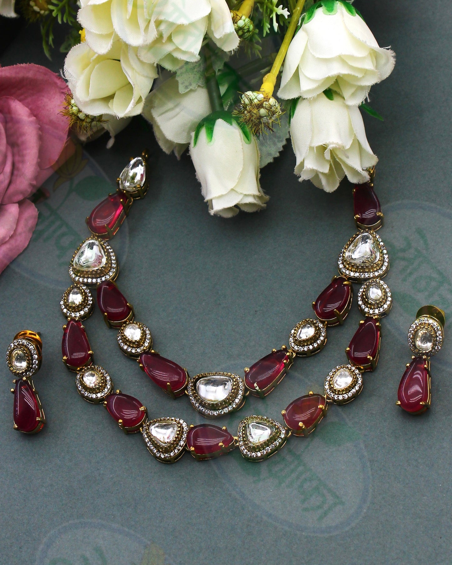 STYLISH KUNDAN NECKLACE