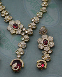 SHIMMERING GLAM NECKLACE