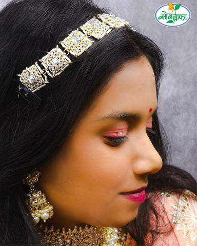 RAVISHING PEARL BINDI