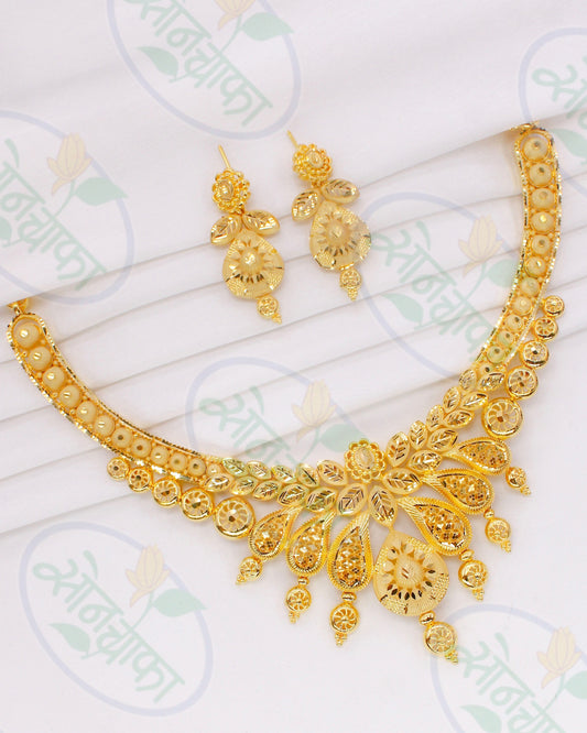 BRILLIANT GOLD PLATED NECKLACE