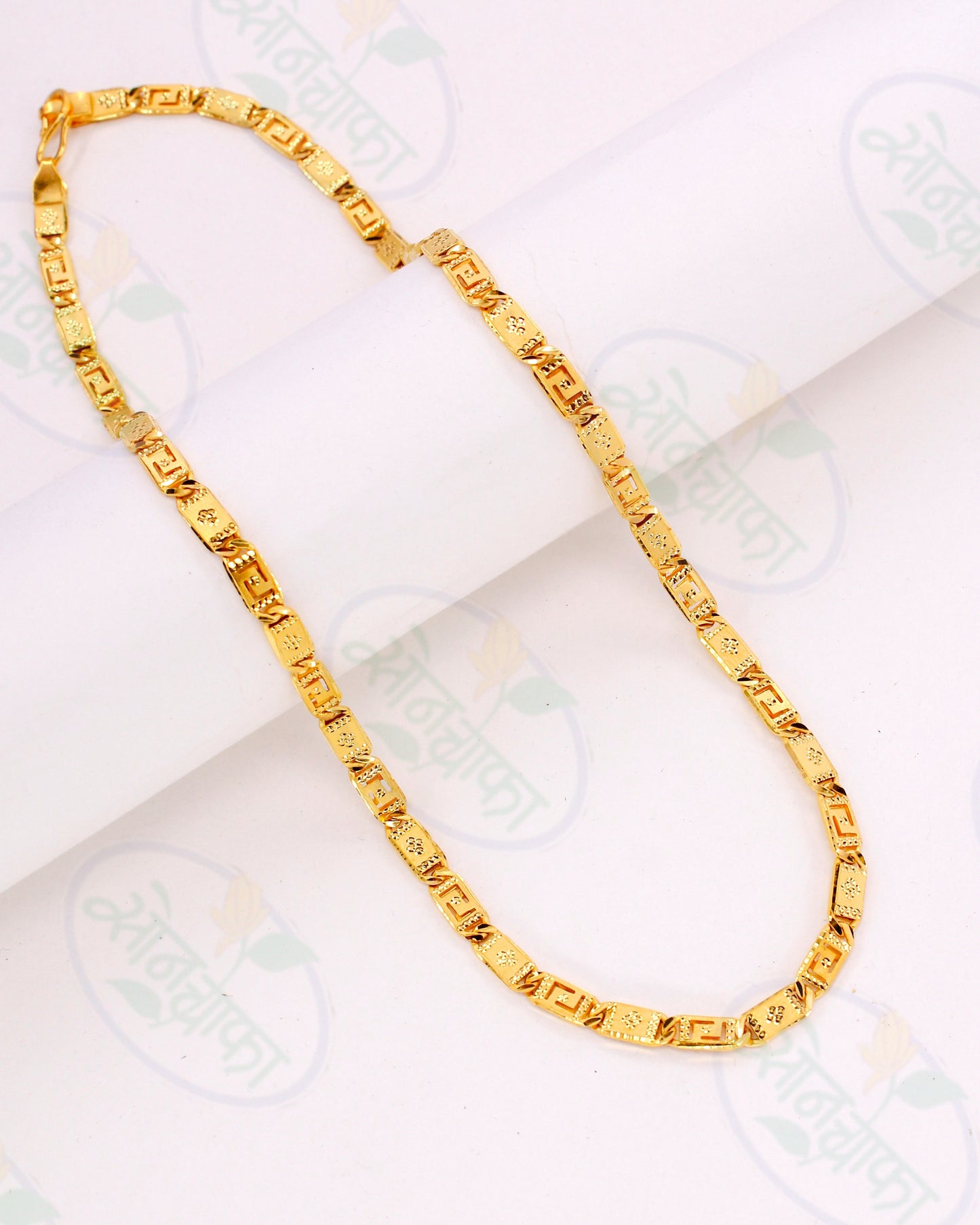 CLASSY GOLD PLATED CHAIN