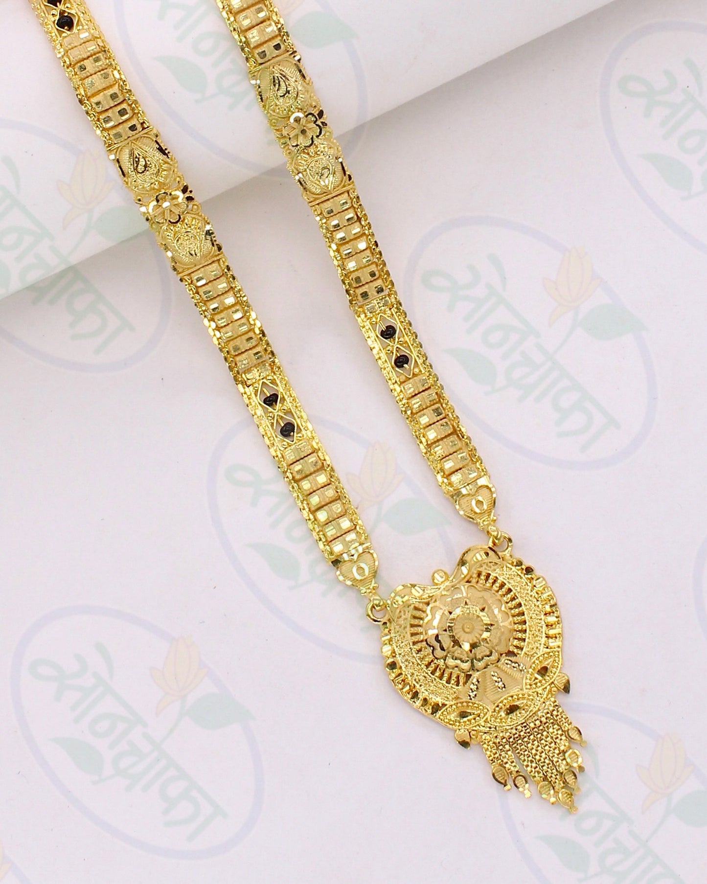 ELEGANT GOLD PALTED MANGALSUTRA