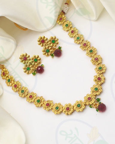 TRADITIONAL ANTIQUE NECKLACE