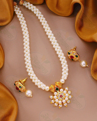 CLASSY FANCY PEARL NECKLACE