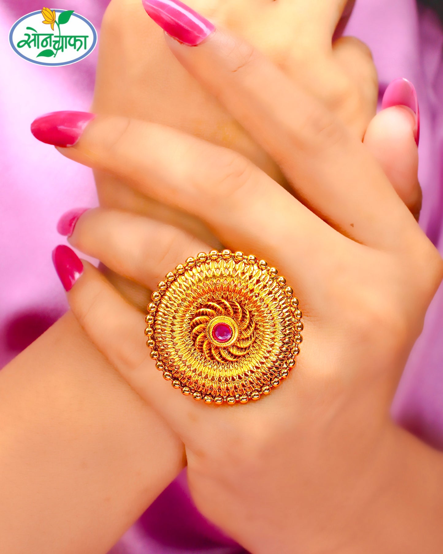 ENTICING ANTIQUE FINGER RING