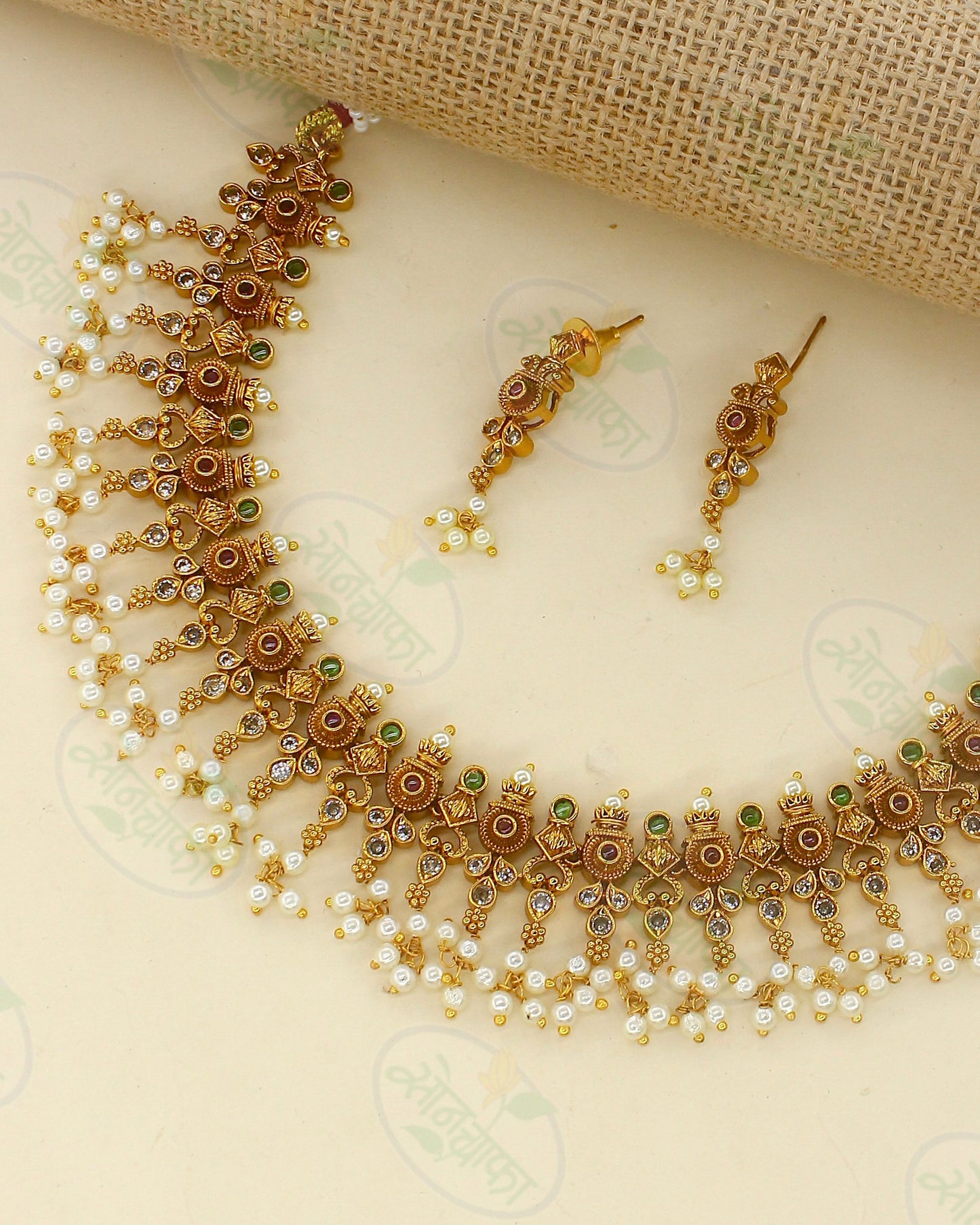 INSPIRING TRADITIONAL NECKLACE