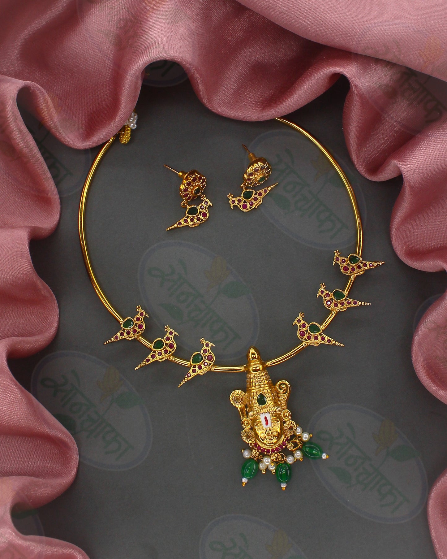 STUNNING ANTIQUE NECKLACE