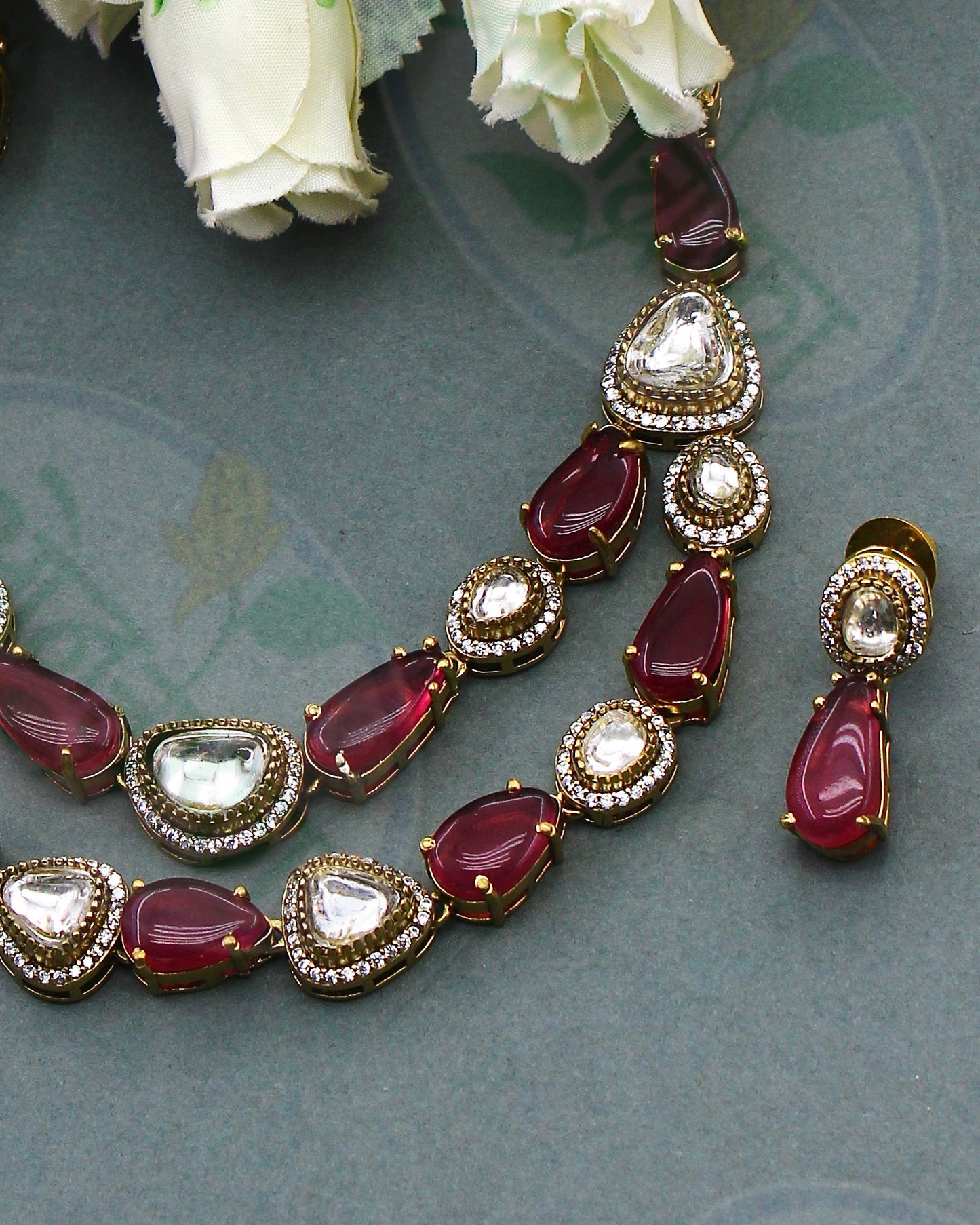 STYLISH KUNDAN NECKLACE