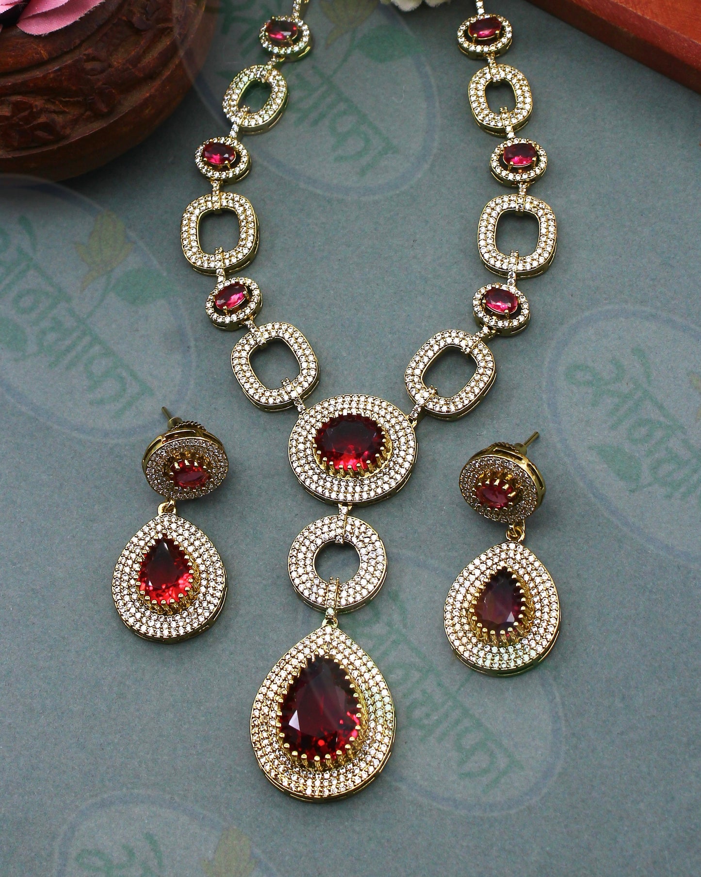 DROPLET DESIGNER NECKLACE