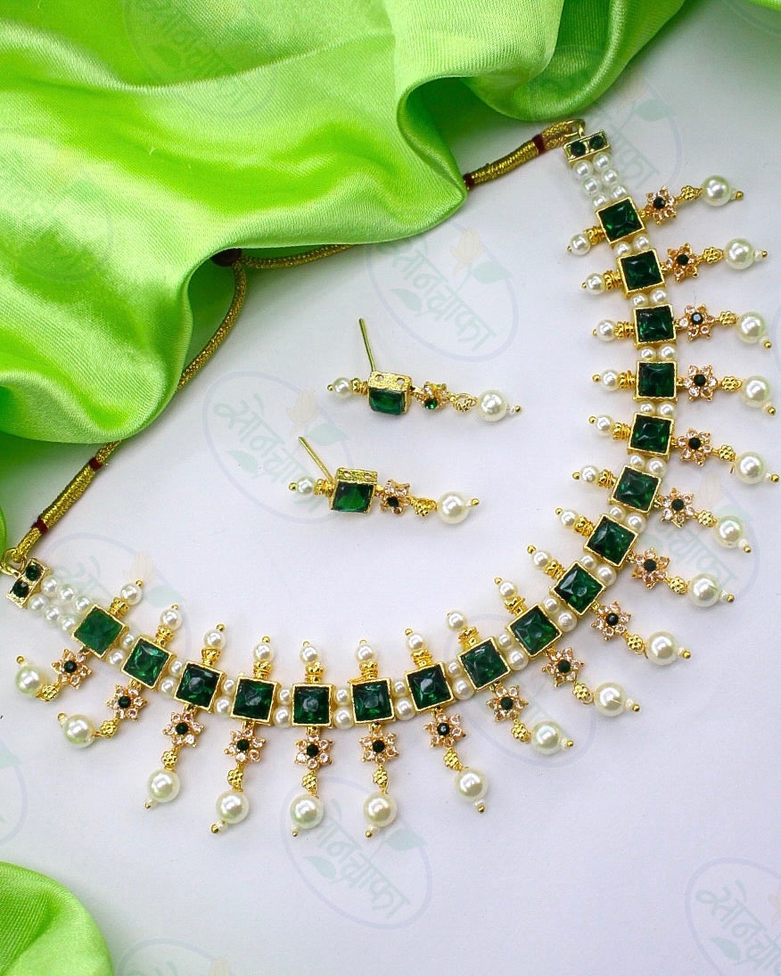 MARVELLOUS MOTI NECKLACE