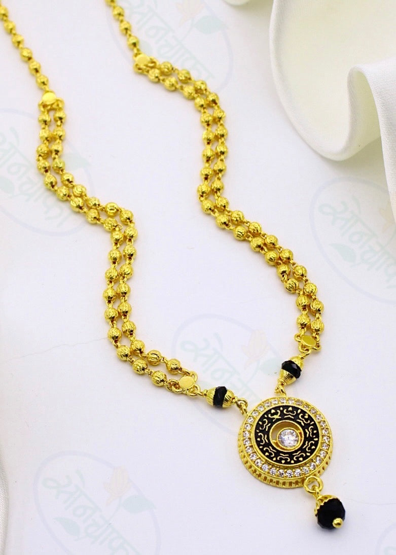GLINTING GLAM GOLD PLATED NECKLACE