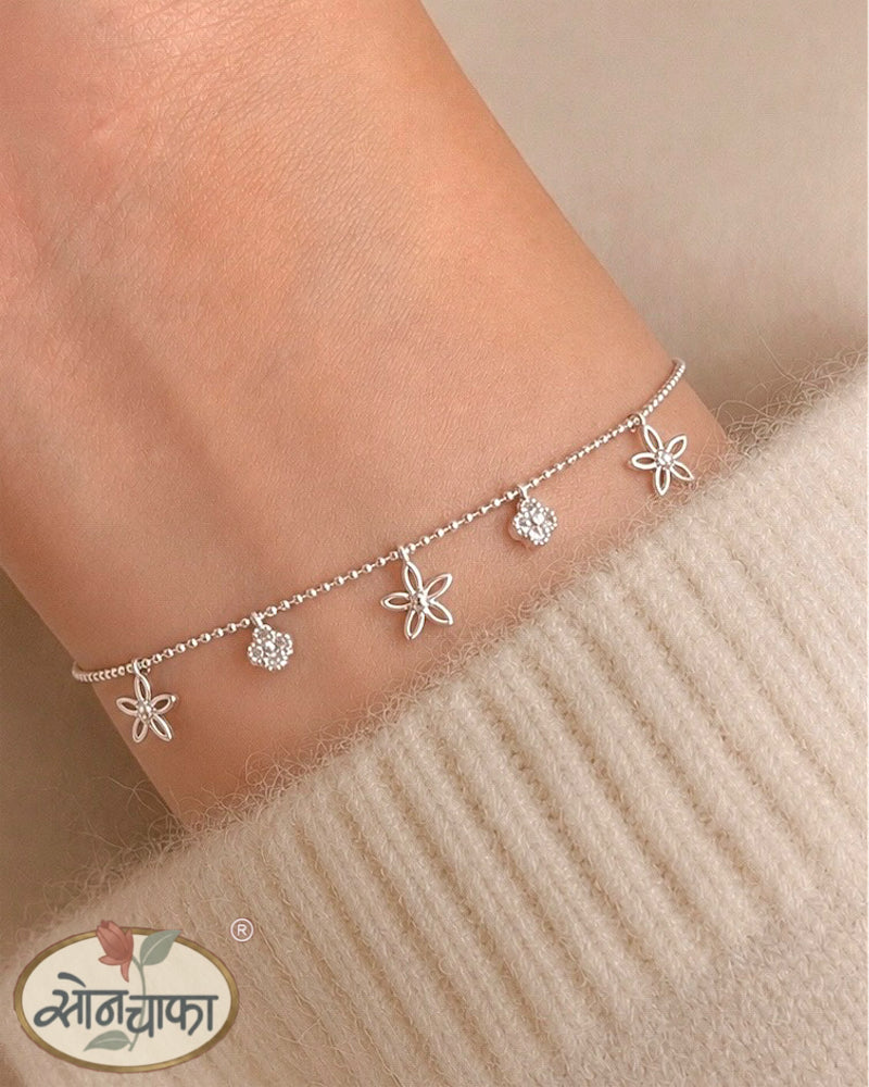 FLOWER CHARM BRACELET