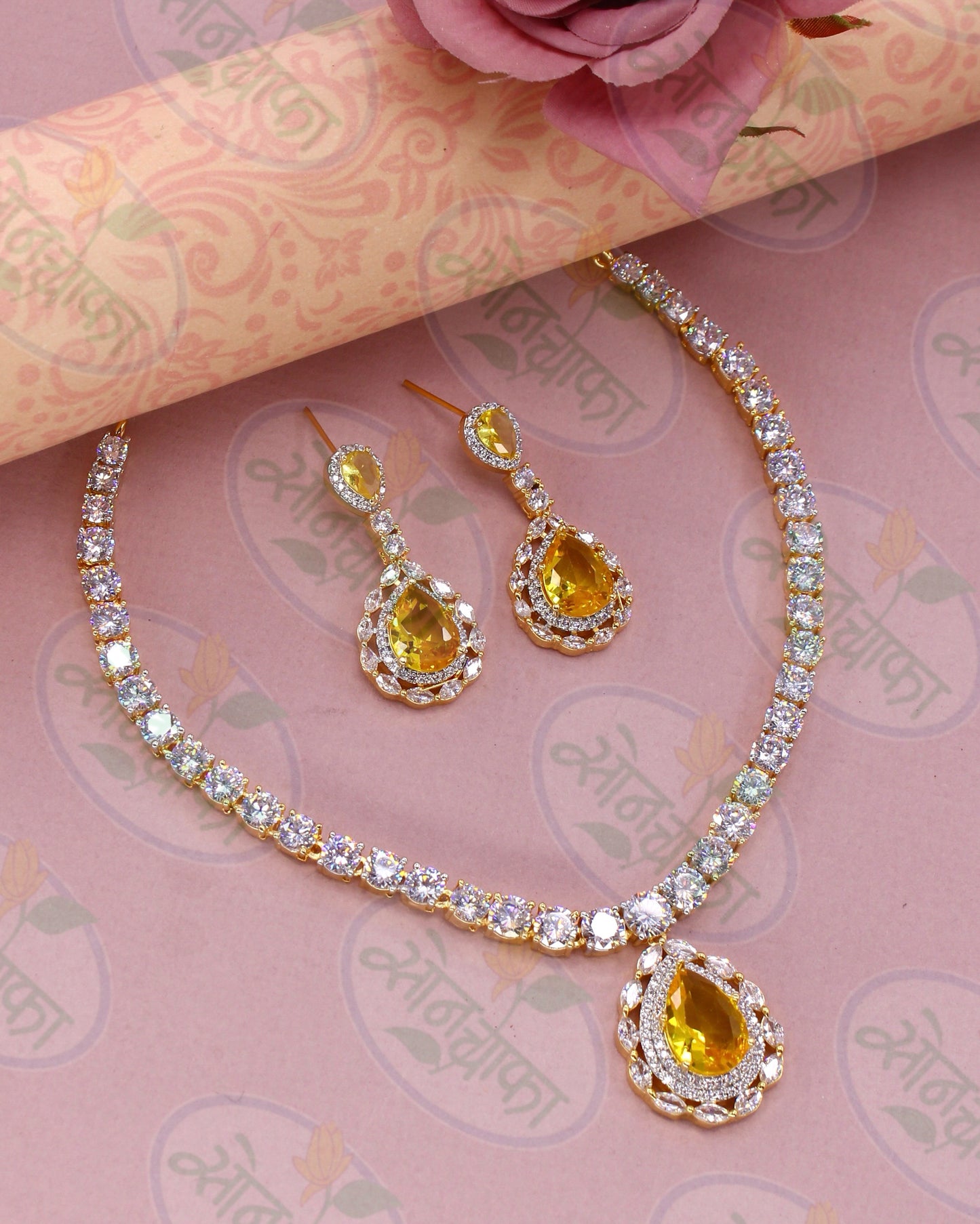GLOWY DROP DIAMOND NECKLACE SET