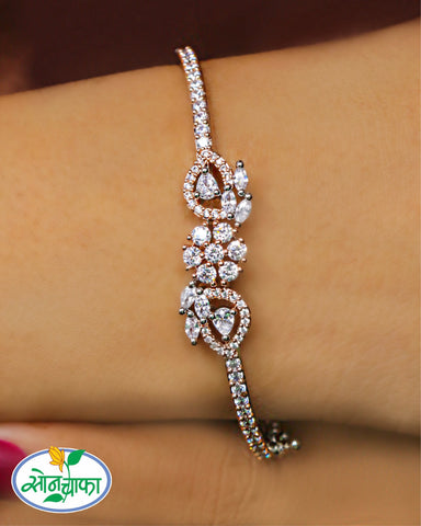 GLINTING FLOWER DIAMOND BRACELET