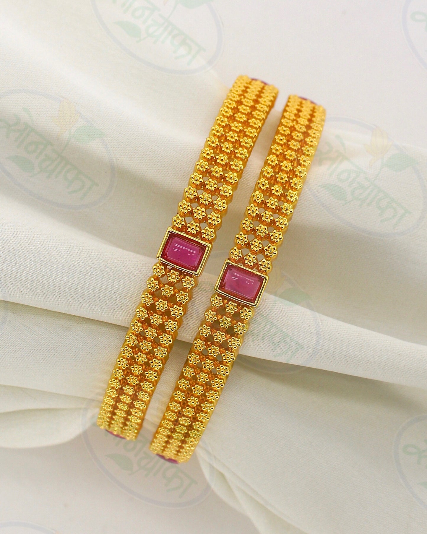 STUNNING MATTE FINISH BANGLES