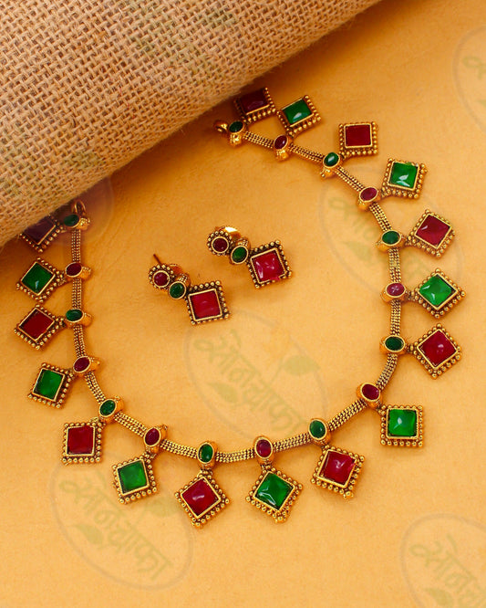 SQUARE DESIGNER NECKLACE