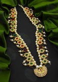 TRADITIONAL GRACEFUL PEARL NECKLACE