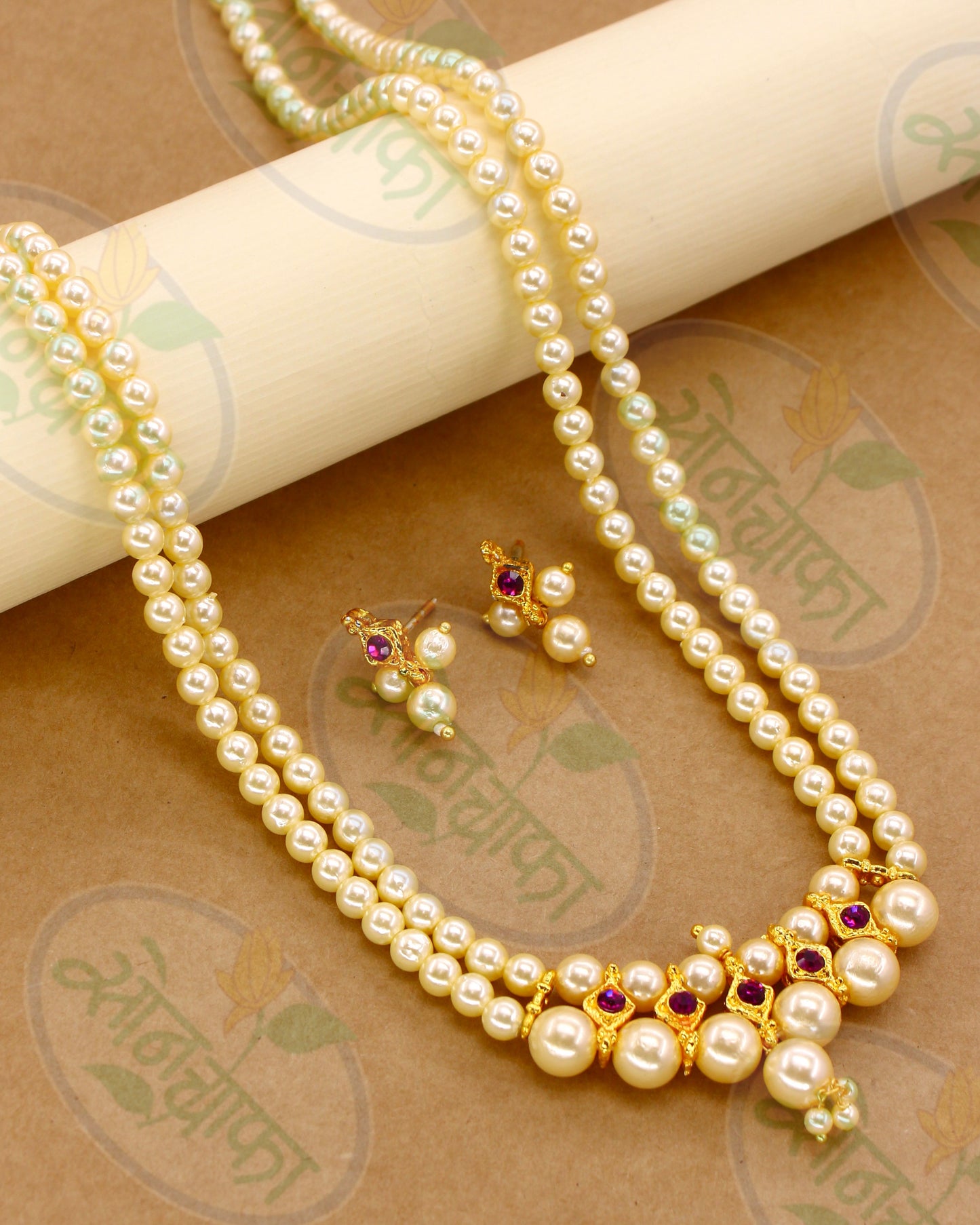 ALLURING MOTI NECKLACE