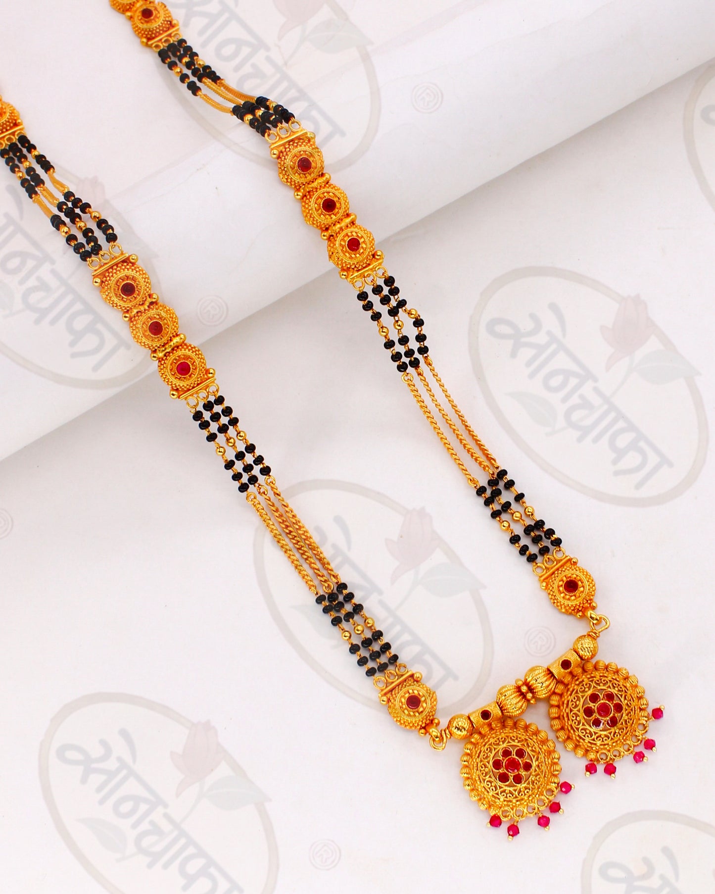 PRETTY WATI PENDANT MANGALSUTRA
