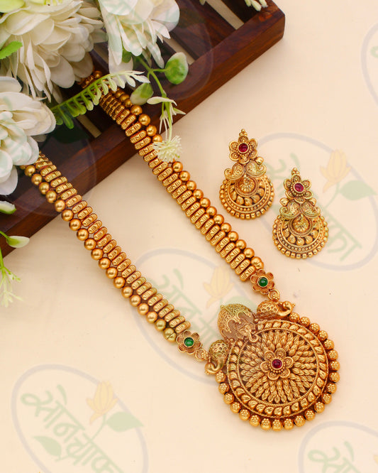 CLASSICAL ANTIQUE NECKLACE