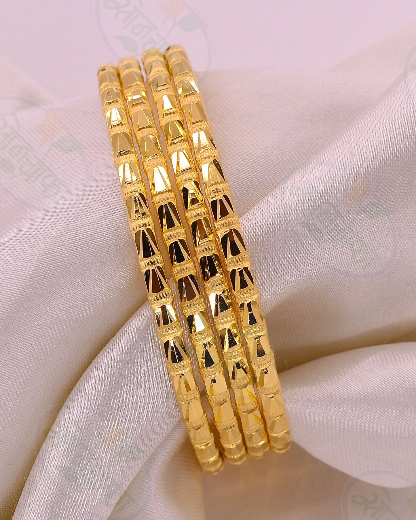 TRADITIONAL 4 PC BANGLES