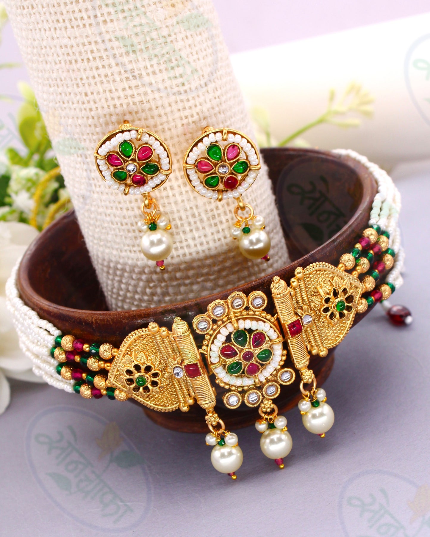 ALLURING PEARL BEADS CHOKER