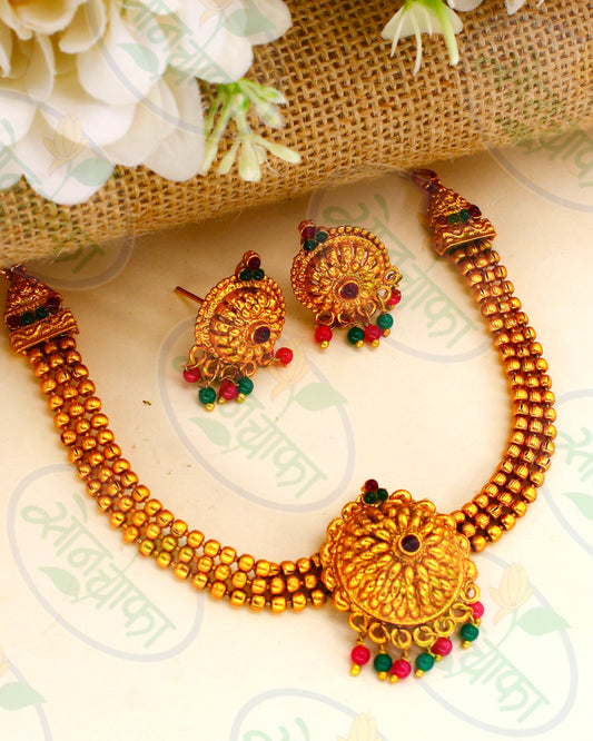 TRADITIONAL ANTIQUE NECKLACE