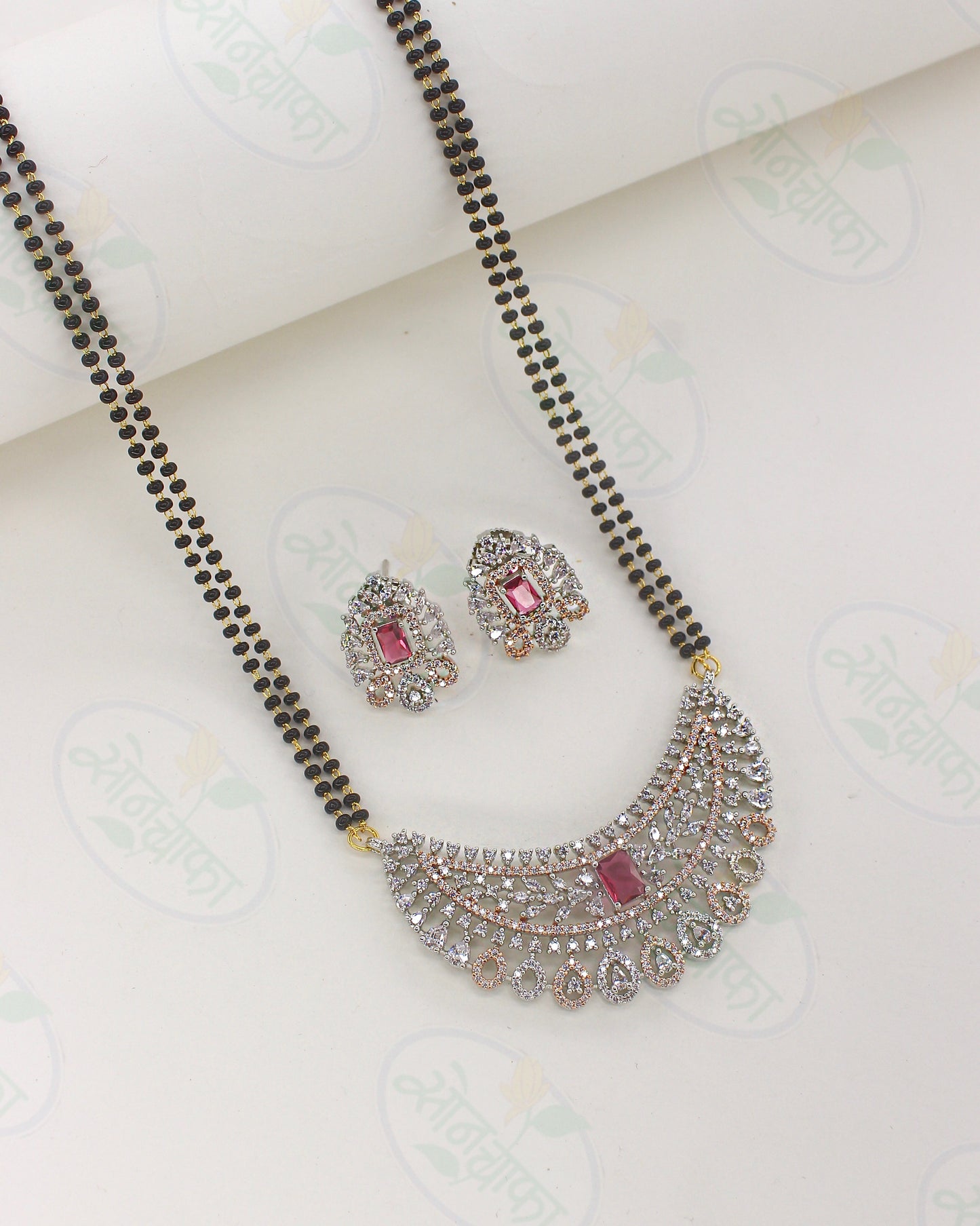 GLEAMING DIA MANGALSUTRA