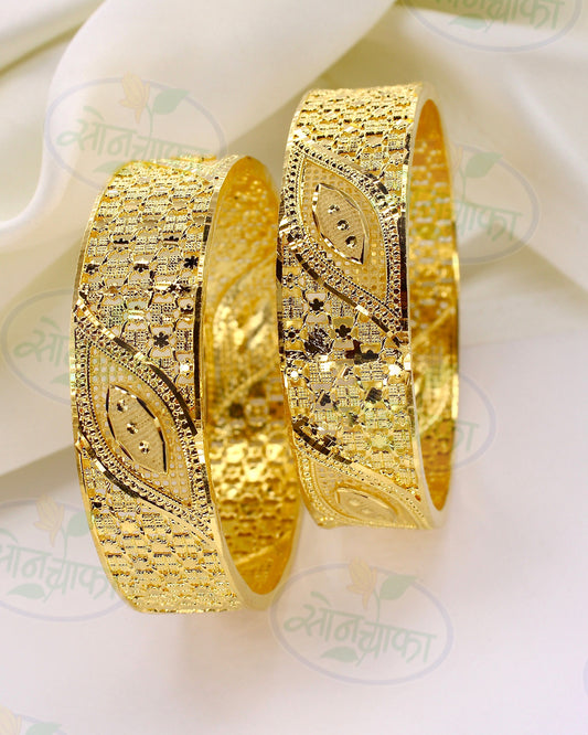 ELEGANT GOLD PLATED BANGLES