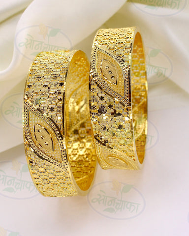 ELEGANT GOLD PLATED BANGLES