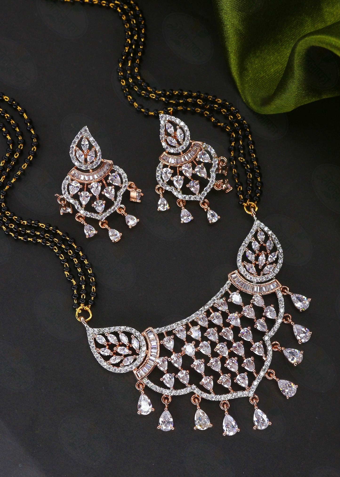 IMPRESSIVE DIAMOND MANGALSUTRA