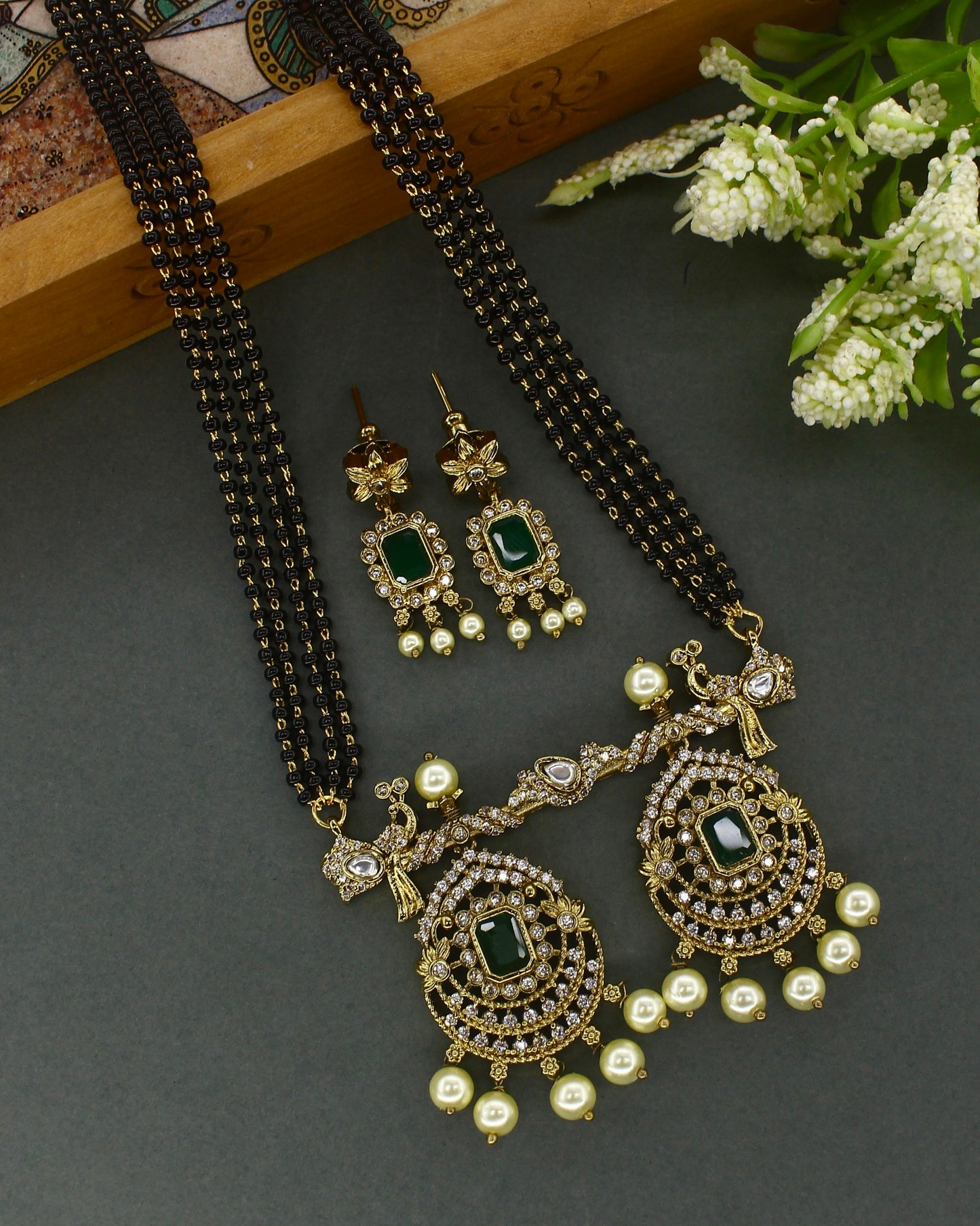 CHARMING DESIGNER MANGALSUTRA