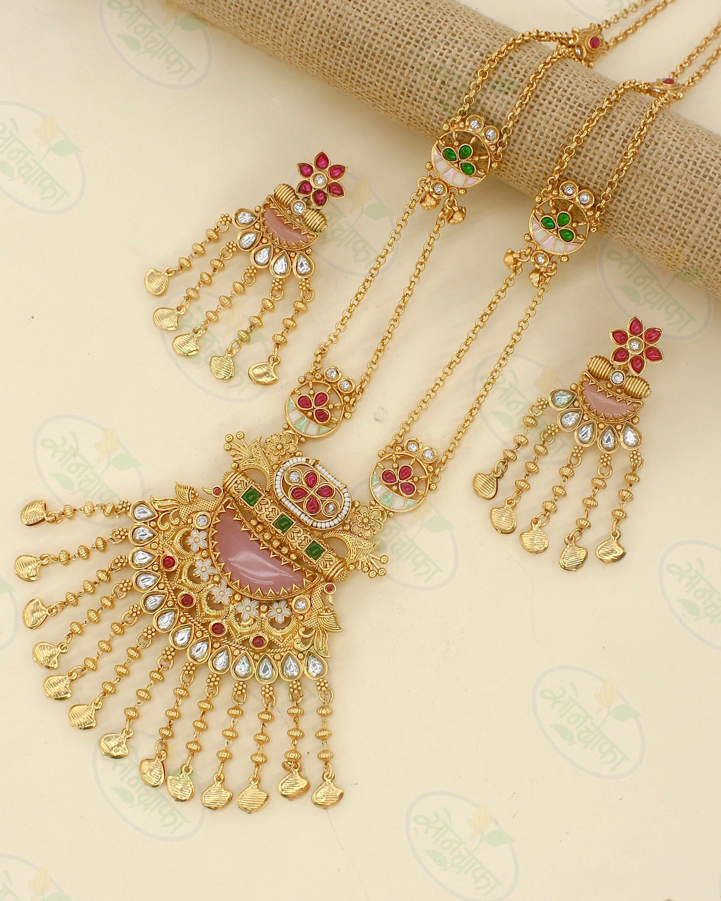 SPARKLING REFLECTION NECKLACE SET