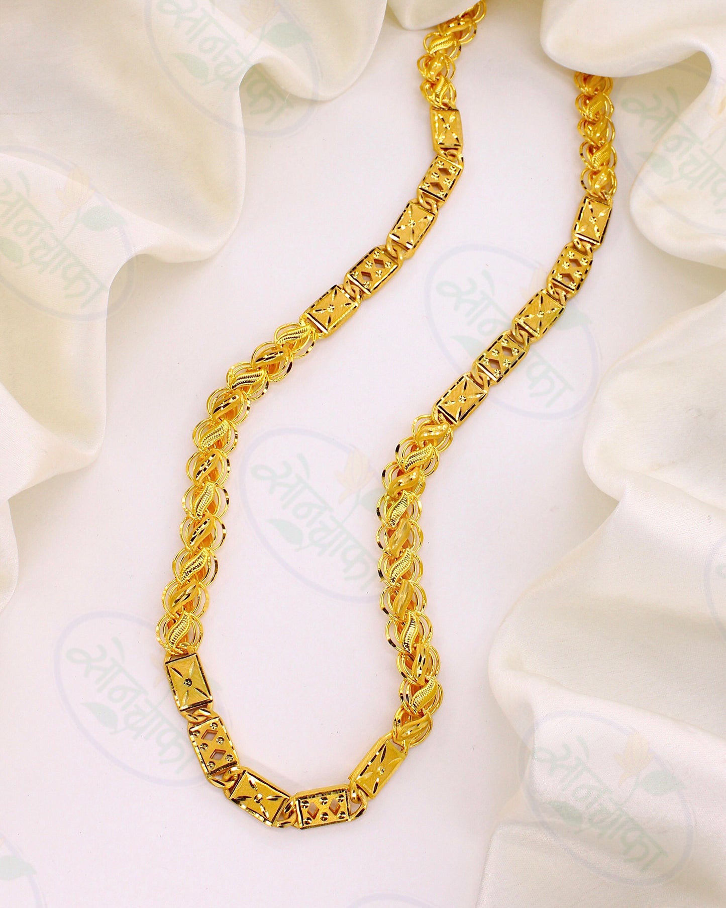 REGAL ELEGANCE ANTIQUE CHAIN