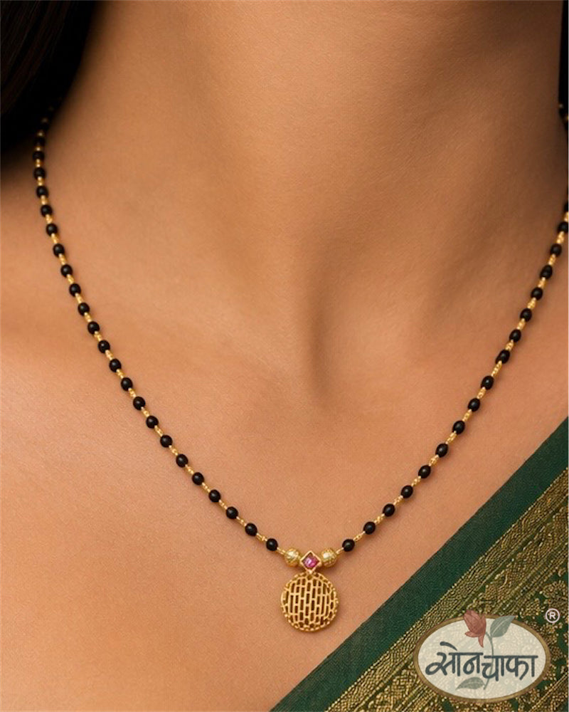 SIMPLE WATI PENDANT MANGALSUTRA